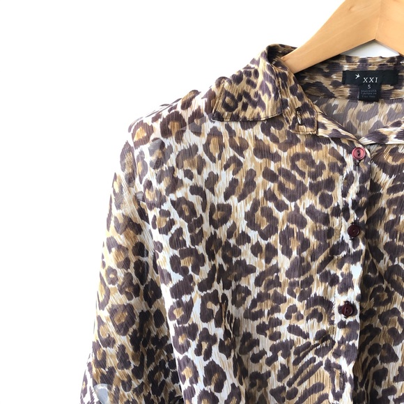 Forever 21 Woman's Animal Print Top - Picture 3 of 13